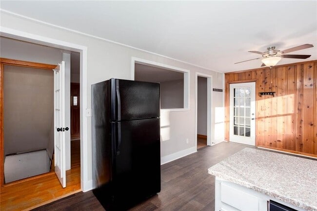 Building Photo - 2663 Hicks Rd