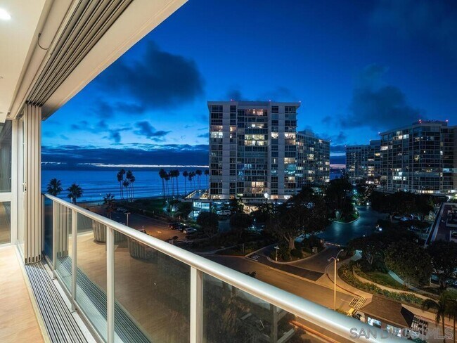 Building Photo - 1810 Avenida Del Mundo