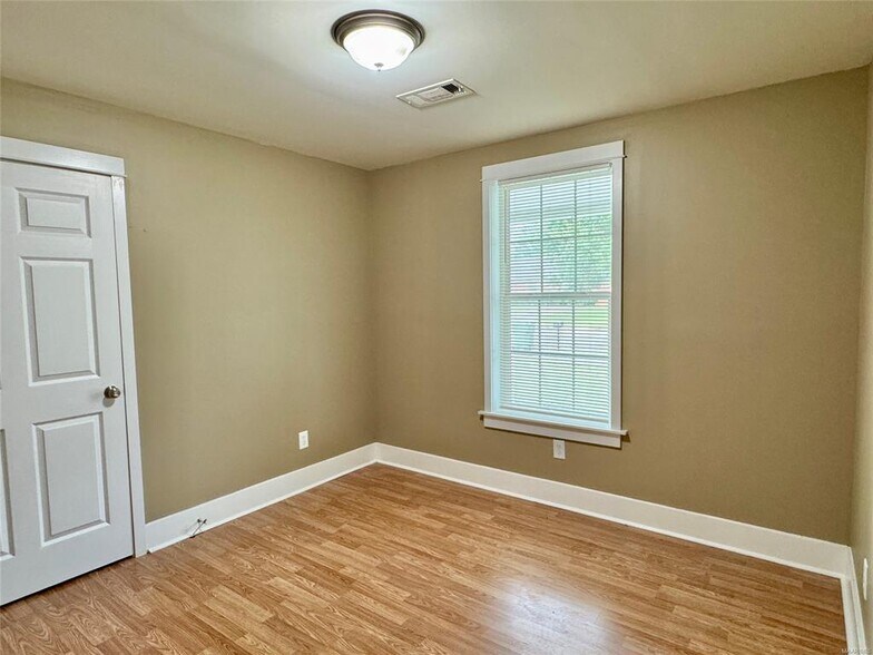 Building Photo - 4133 Fitzpatrick Blvd