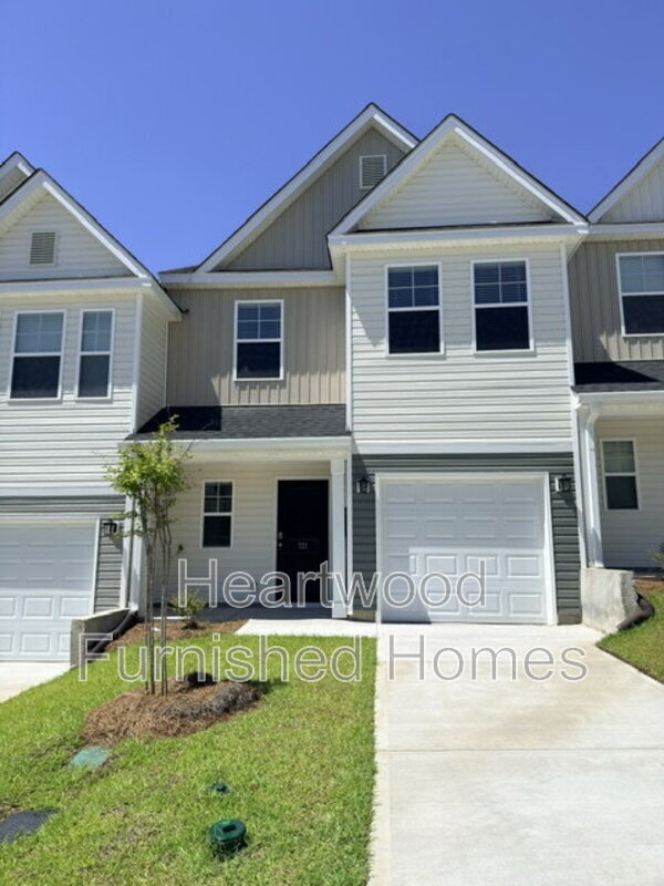 Building Photo - 121 Bartlett Dr