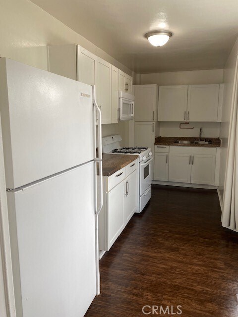 Building Photo - 224 West Marquita-