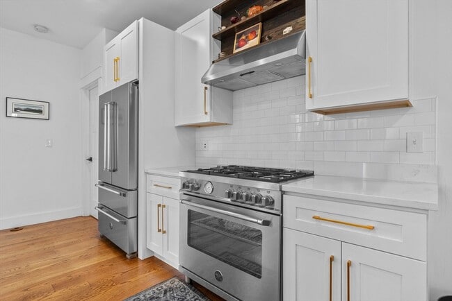 Building Photo - 38 Chester St