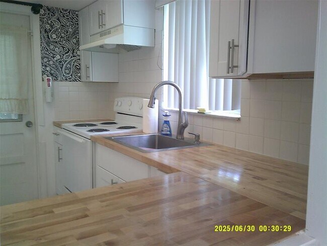 Building Photo - 5800 Margate Blvd