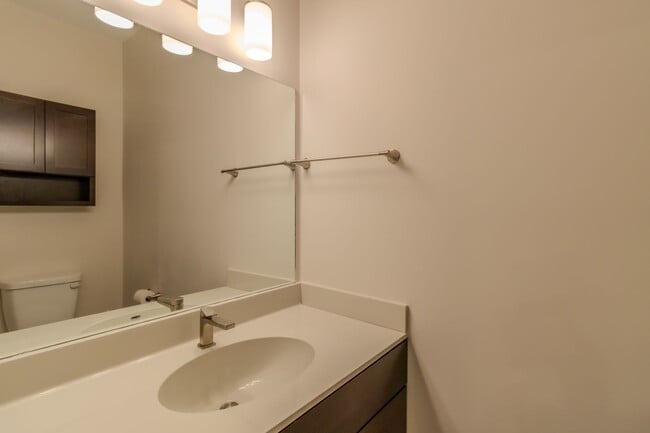 Building Photo - Trailside Condo-2 Bd 2.5 Bath