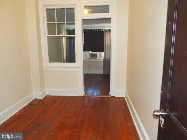 Building Photo - 1465 Girard St NW