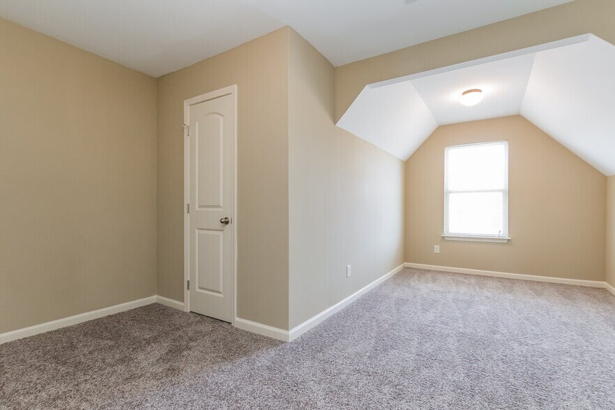 Building Photo - 174 Brightondale Blvd