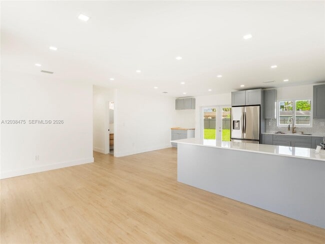 Building Photo - 14414 SW 105th Ct