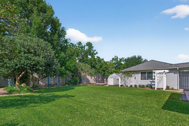 Building Photo - 2483 Hodges Bend Cir