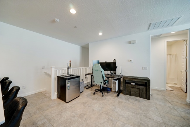 Building Photo - 4100 S Pinelake Way