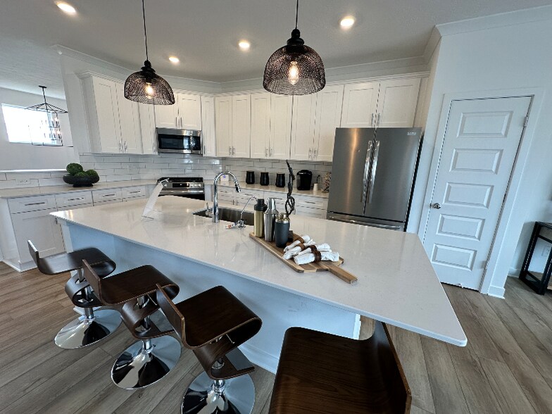 Building Photo - 13871 Gatsby Dr