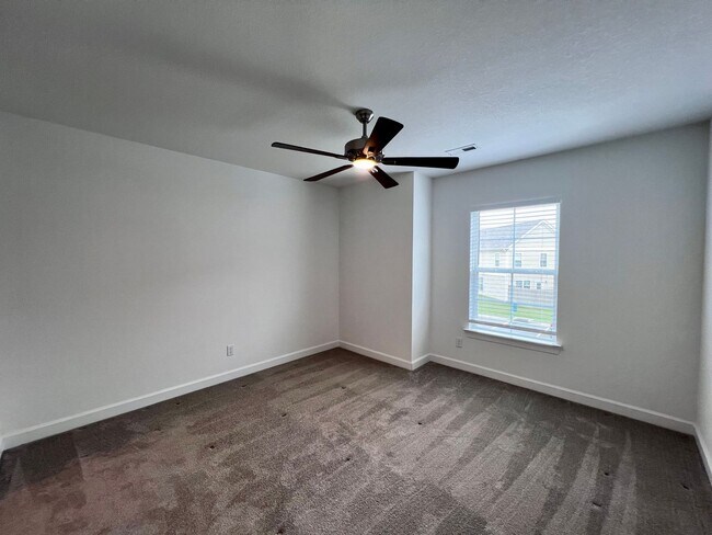 Building Photo - 2542 Fieldsway Dr