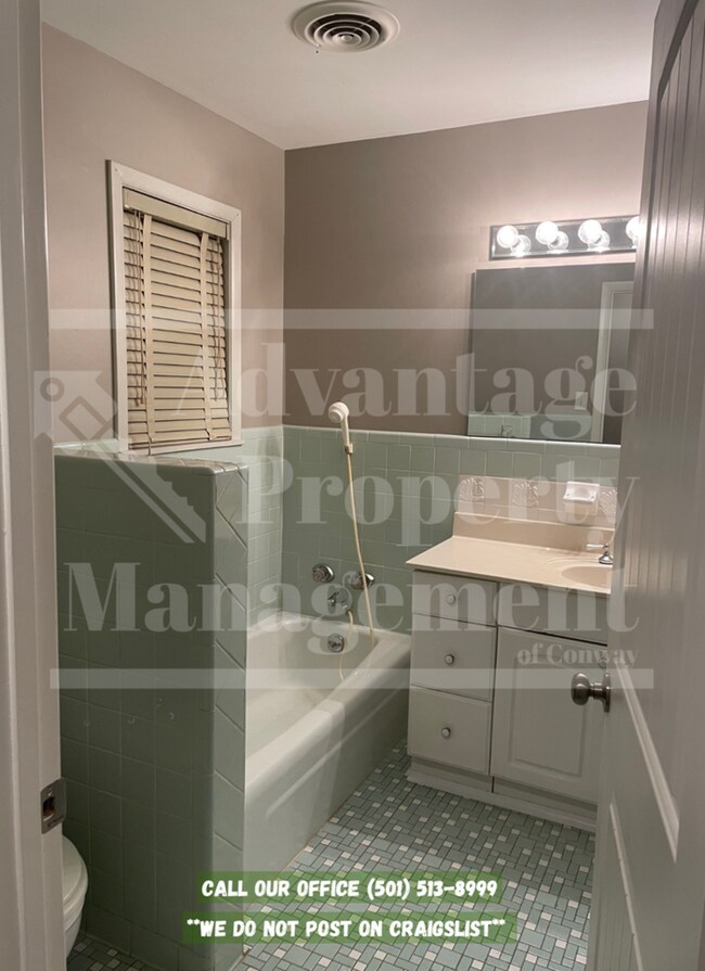 Building Photo - 11 Pamela Ln