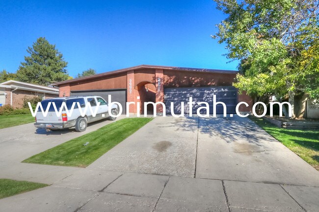 Building Photo - 3671 S 2245 E