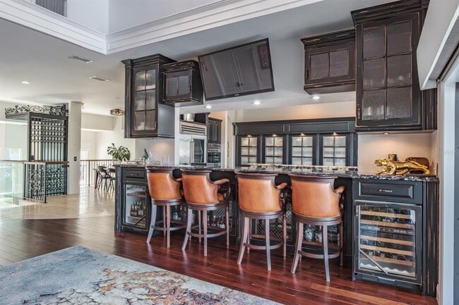 Building Photo - 5949 Seabird Dr S