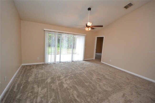 Building Photo - 35 Regent Ln