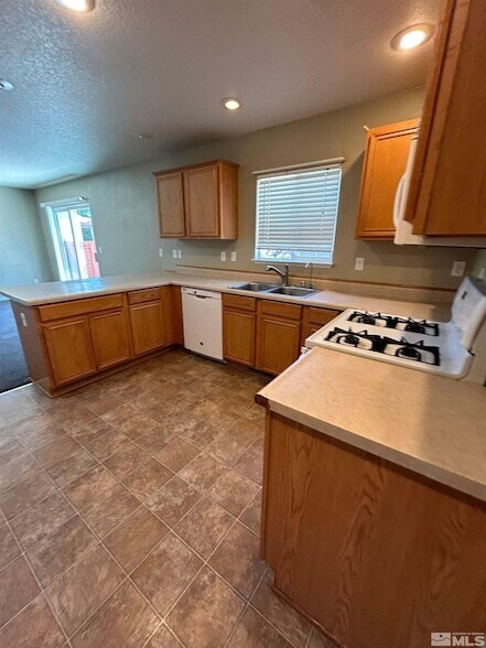 Building Photo - 17910 Drift Creek Ct