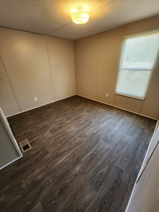 Building Photo - 9513 Hausmond Way