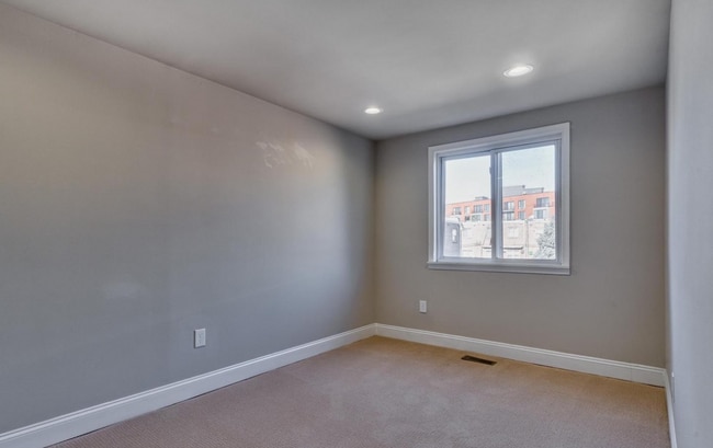 Building Photo - 2 Bedroom House Available With 2 car parking Northern Liberties