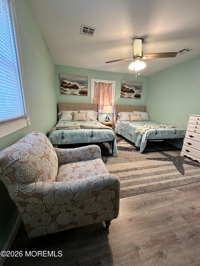 Building Photo - 3 E Central Ave