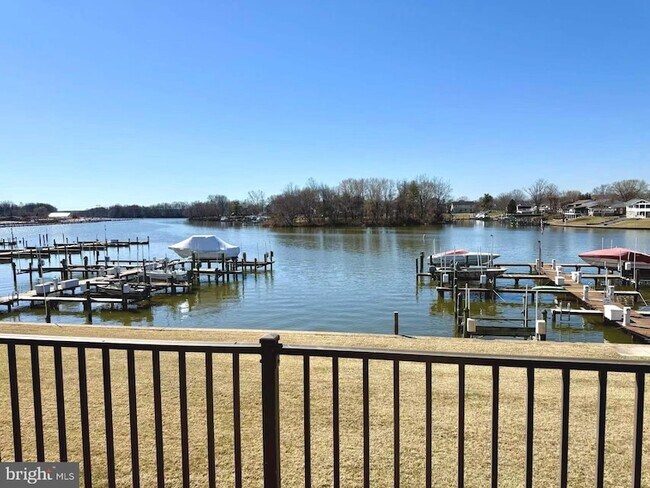 Building Photo - 532 Riviera Dr