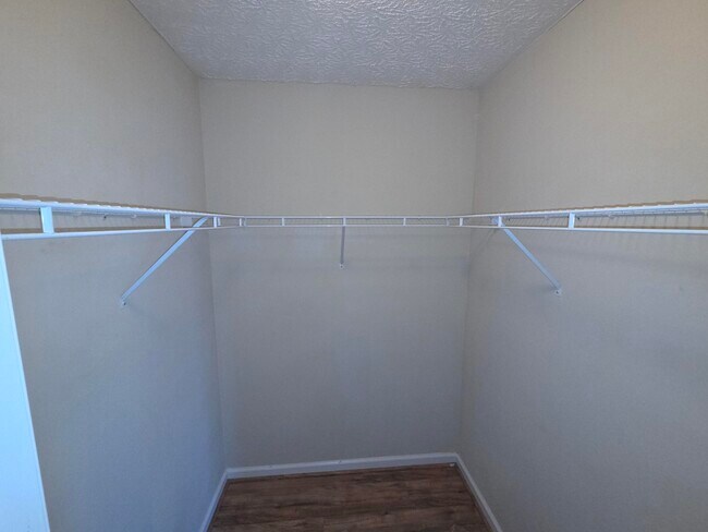 Building Photo - 209 Lucille Dr