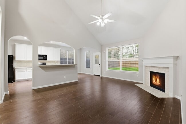 Building Photo - 25542 Saddlebrook Village Dr