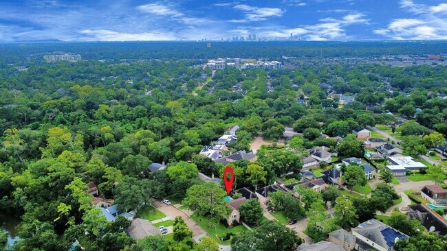 Building Photo - 403 Lakeside Estates Dr
