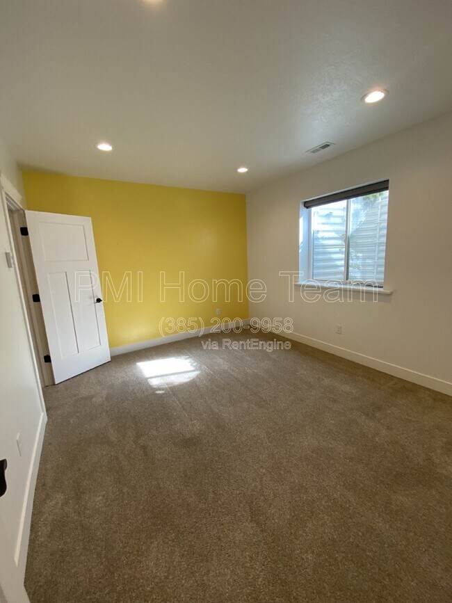 Building Photo - 1284 Mary Ln