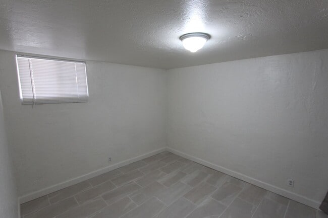 Building Photo - 1801 N East St