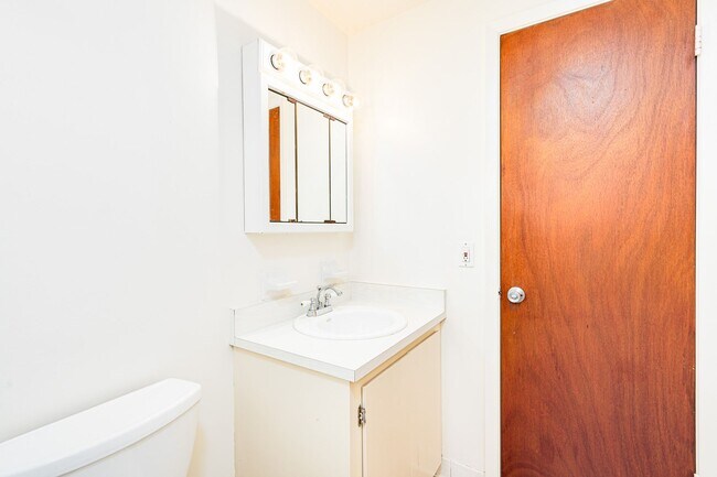 Building Photo - 3 Bedroom Home in Port Orange