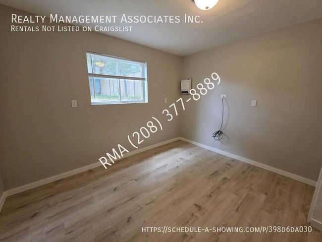 Building Photo - 3033 W Malad St