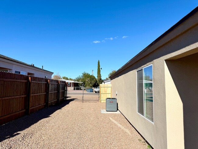 Building Photo - 2025 Built 2 Bedroom Home with Garage- Available Now!