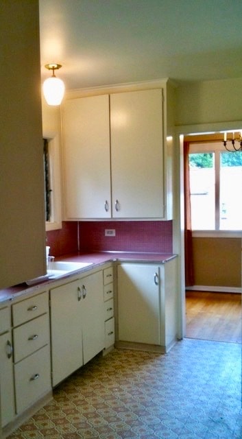 Building Photo - 726 Governor Stevens Ave SE