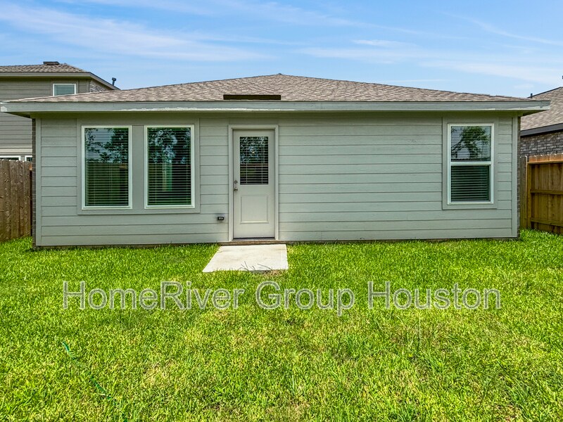 Building Photo - 5822 Starling Dr