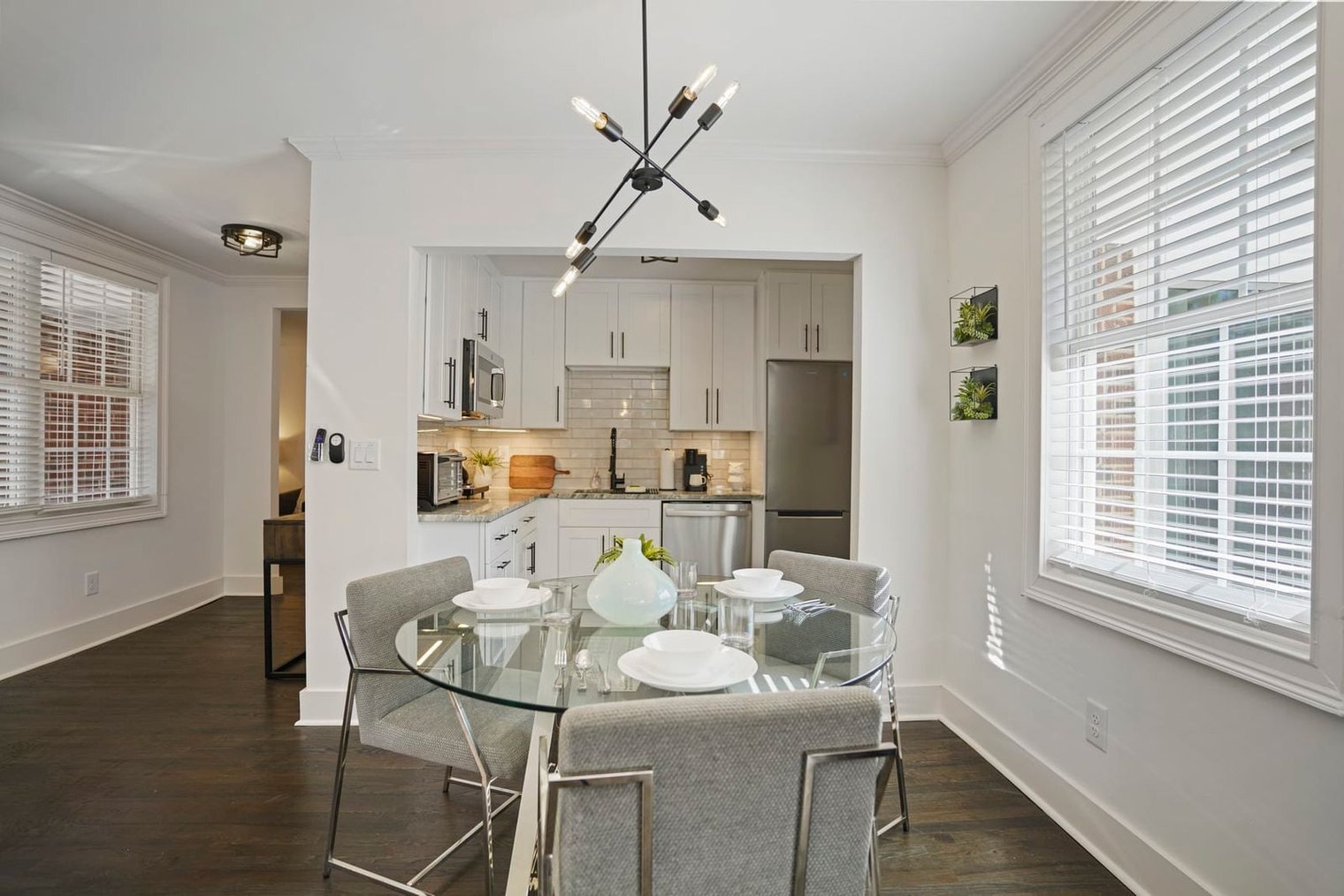 Building Photo - 975 Shadowridge Dr SE