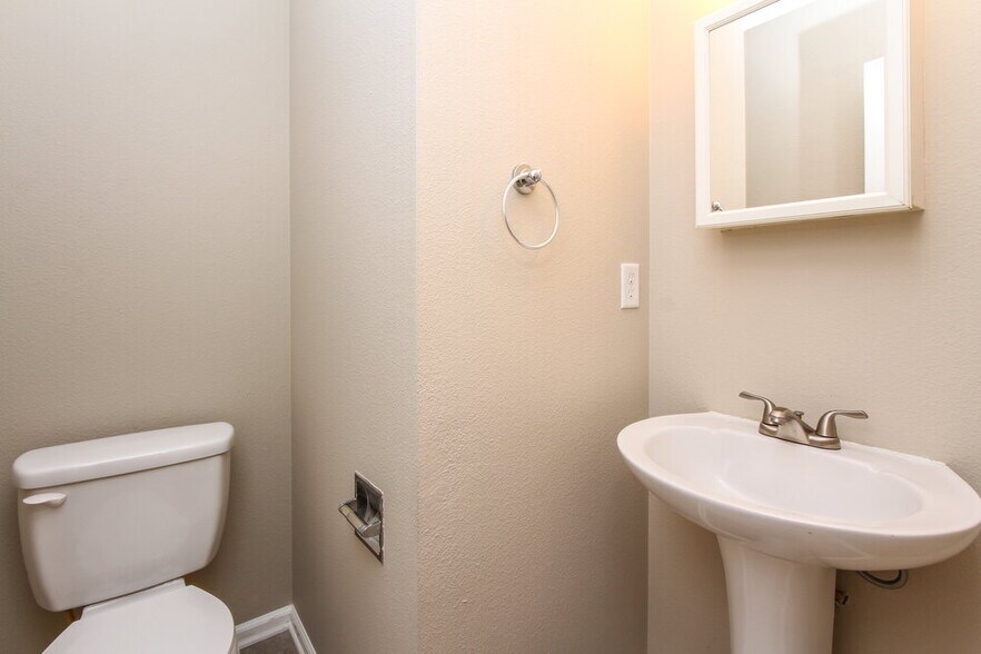 Building Photo - 16711 Aulton Dr