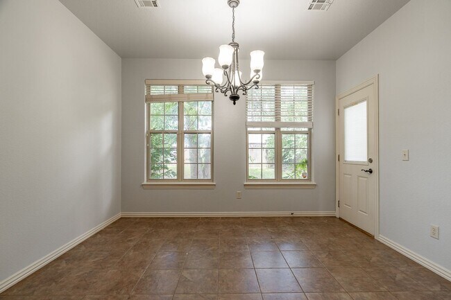 Building Photo - Spacious 3 Bedroom Home in West Fayetteville!
