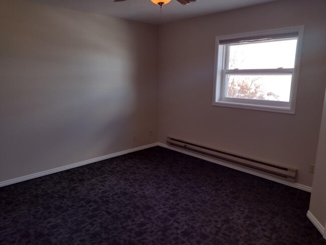 Building Photo - 1127 9th W Ave