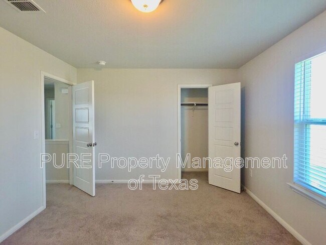 Building Photo - 10400 Alemoor Dr