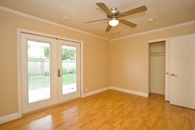 Building Photo - 1383 Spruce St
