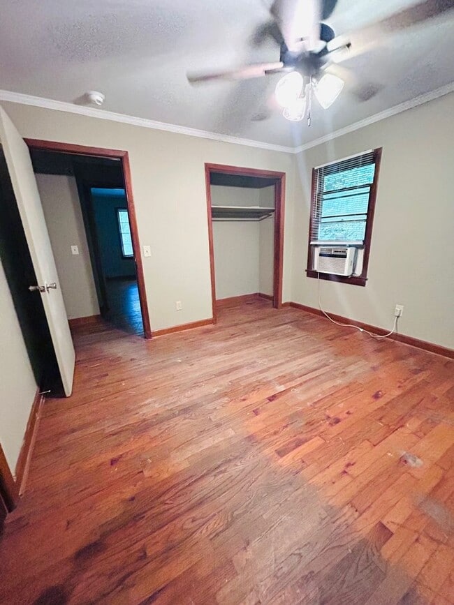 Building Photo - Charming Country Living - 3BR Brick Ranch in Round O
