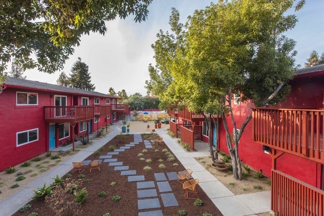 Courtyard - Priya Living Warm Springs