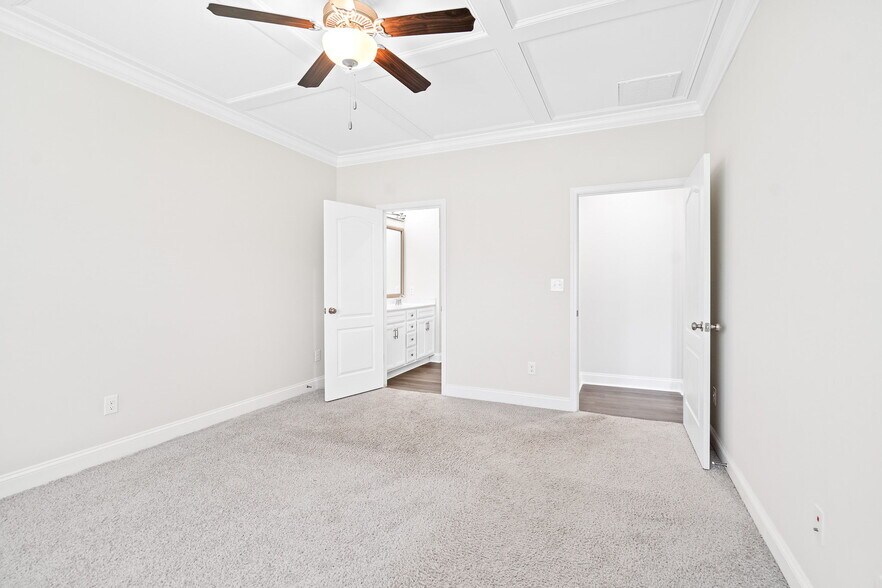 Building Photo - 6531 Knob Creek Dr