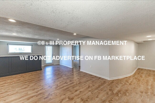 Building Photo - 12566 S Canyon Dr