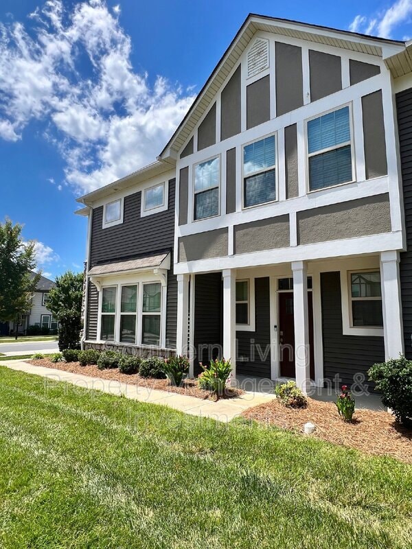 Building Photo - 5706 Lachlan Hill Ln