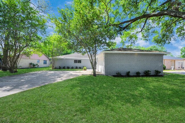 Building Photo - 14223 Ella Lee Ln