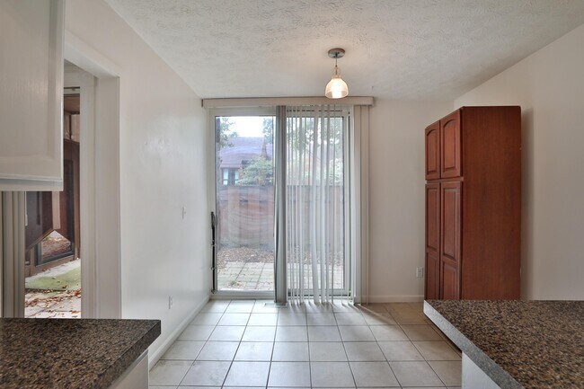 Building Photo - 4966 Wintersong Ln