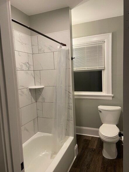 Building Photo - 2112 Cathedral Ave