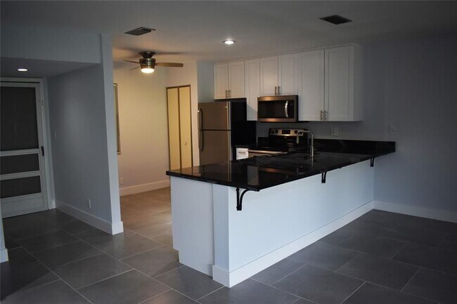 Building Photo - 2784 NW 42nd Ave