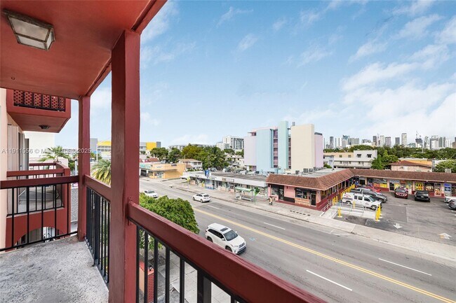 Building Photo - 420 NW 12th Ave